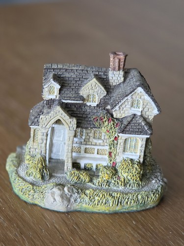 Vintage resin village cottage - vintage,