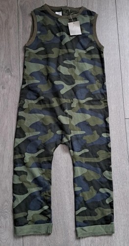 Bnwt boys camo - 3-4,
