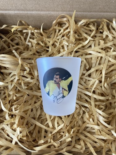 Freddie mercury queen signed - freddie,