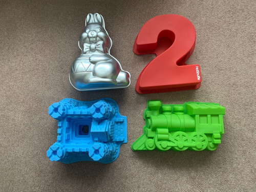 Four cake moulds silicone - four,