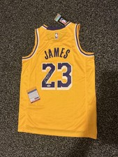LeBron James Signed Jersey Los Angeles Lakers 23 - PSA-DNA Authentication