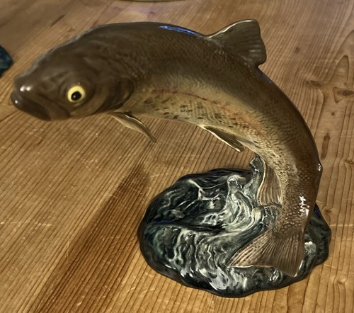 Beswick leaping trout 1032 - beswick,