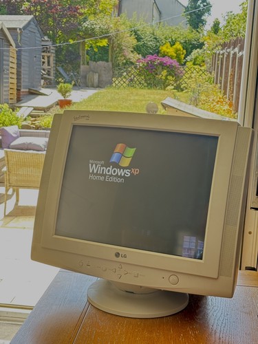Studioworks 700m crt - studioworks, 17”