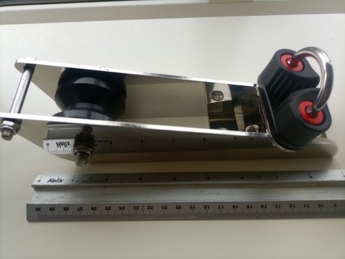 Bow anchor roller