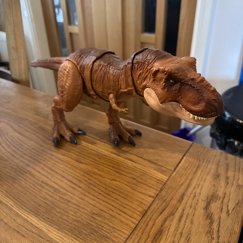 Jurassic world thrash throw - world, n'throw