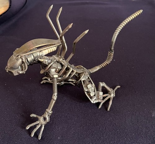 Scrap metal xenomorph - scrap,