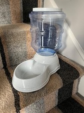large pet feeder - New without tags