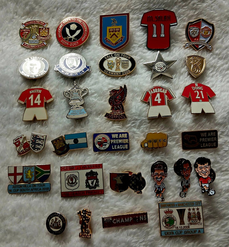 30x football enamel - football,