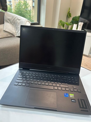 Laptop - ,