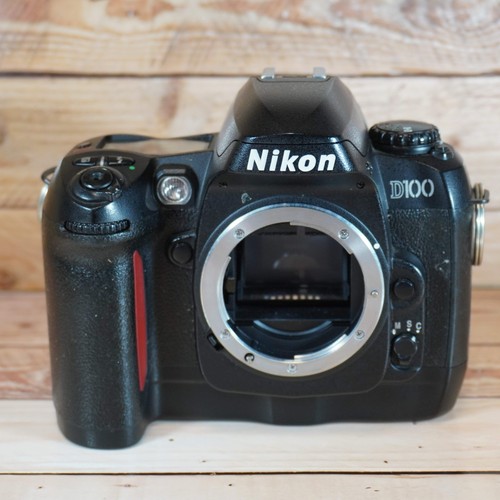 Faulty nikon d100 camera - faulty,