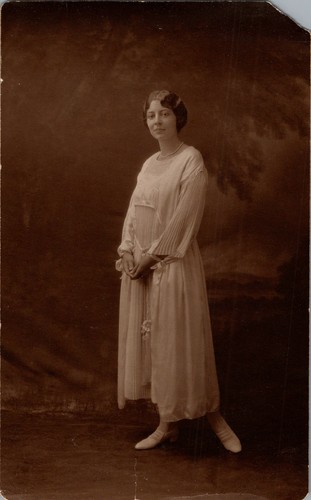 1920s sepia studio portrait - 1920s,
