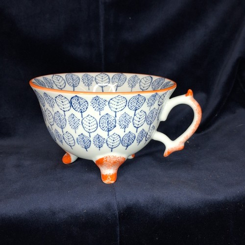Joyye three footed mug blue