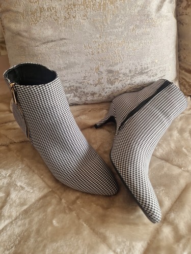 Ladies boots size studio - 8,