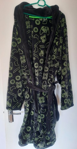 Xbox men dressing night - xbox,