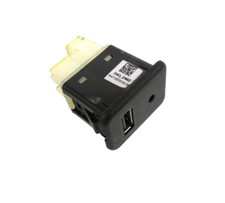 TECVOX D847 Alfa Romeo Giulietta Genuine Aux In USB SAt Nav SD Card Reader Assy