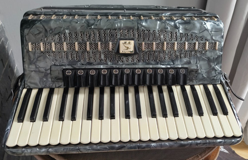 Baile clansman piano accordion - piano,