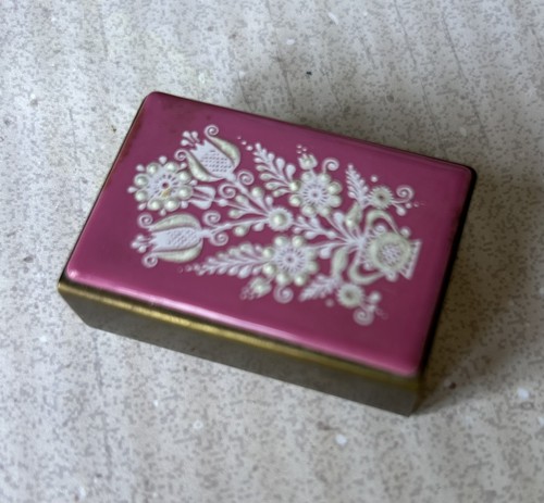 Antique vintage pink - pink, white