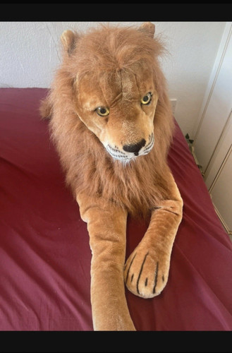 Large plush lion soft toy - plush,