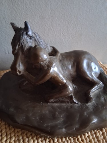 Lovely vintage cold cast - lovely,