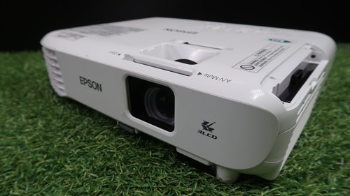 Epson w05 3300 lumens - 3300,