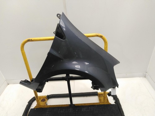 Renault clio right - front, wing