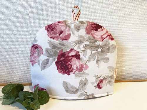 Tea cosy handmade laura - /,