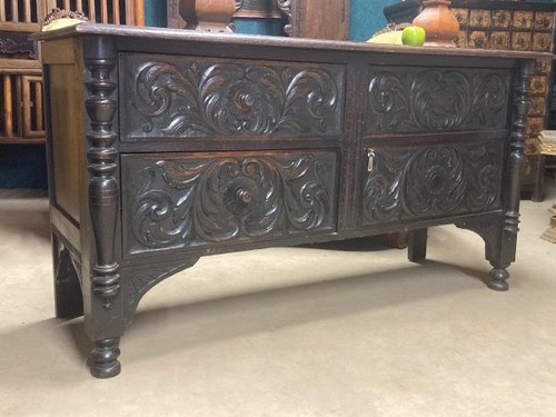 Fine well carved - carved, oak