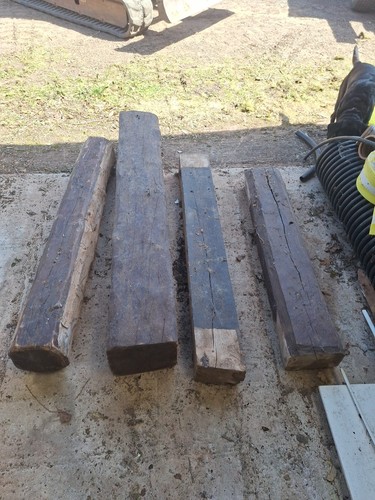 Reclaimed solid oak - x, beams