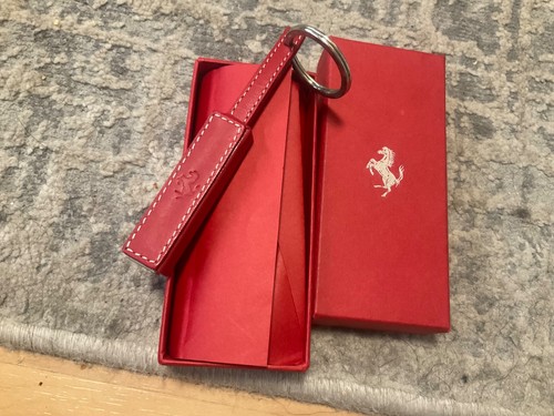 Ferrari red leather keyring - red.,