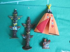 4 X VINTAGE BRITAINS / HERALD INDIAN TOTEM POLES TEEPEE ETC - WILD WEST