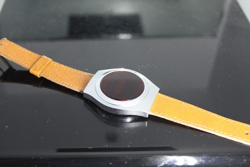 Vintage red led quartz - vintage,