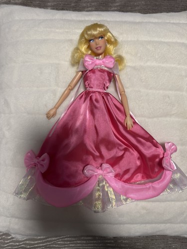 Cinderella disney store doll - cinderella,