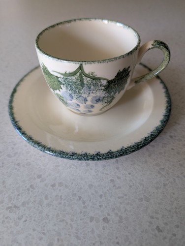 Poole pottery vineyard - pottery, grape