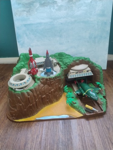 Vintage thunderbirds tracey - vintage,