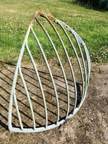 Corner hay rack - hay,