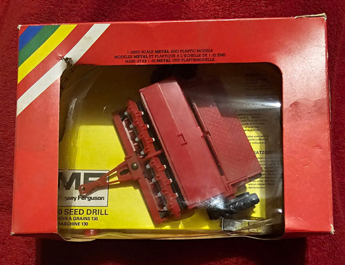 Britains massey ferguson - massey, seed