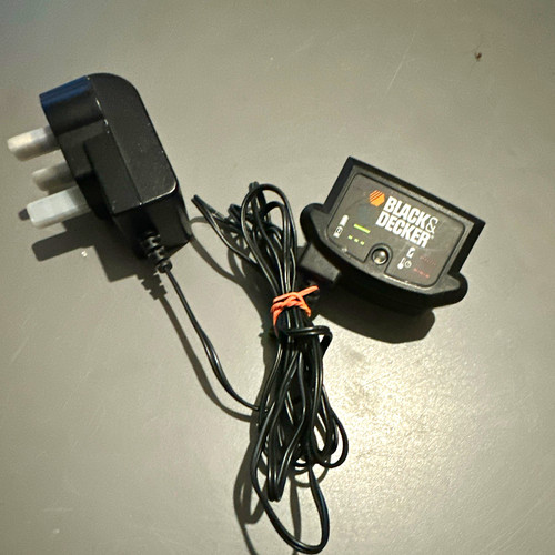 Black and decker 20v battery - black,