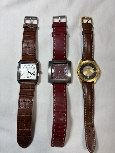 Lot quartz watches - of,