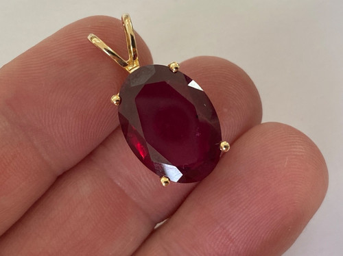 Stunning huge carat - stunning, 9ct