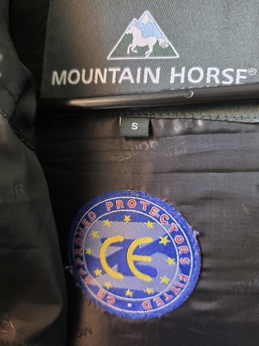 Mountain horse black - mountain,