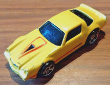 Hot Wheels 1982 Chevrolet Camaro Z28 Yellow 1:64 Scale Diecast  Car 2007 044/188