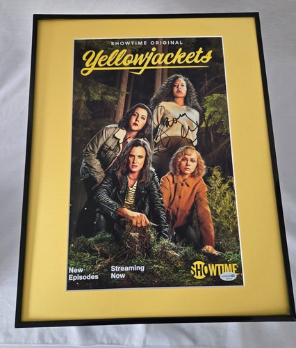 Yellowjackets cast signed - yellowjackets,