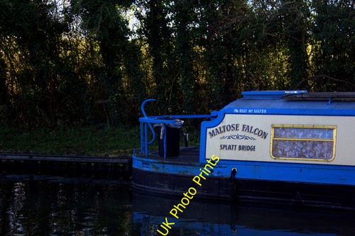 Photo narrowboat near - a2,