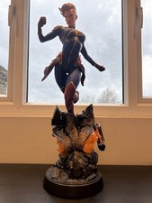 Sideshow Captain Marvel