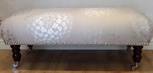 New footstool laura - in,
