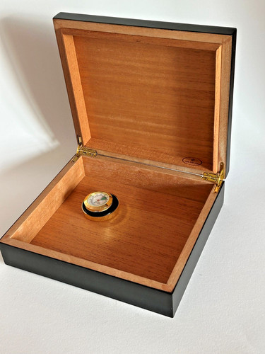 Sikarlan cigar humidor black - humidor,