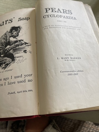 Very vintage pears cyclopaedia - very,