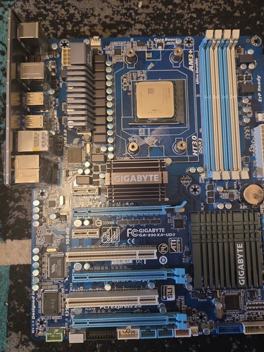 Gigabyte 990fxa ud3 am3 - gigabyte, am3+