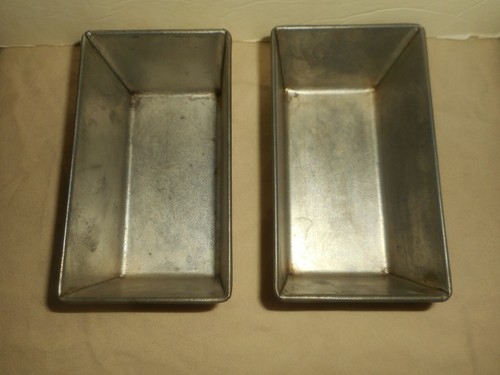 Vintage loaf pans pressed - 2,