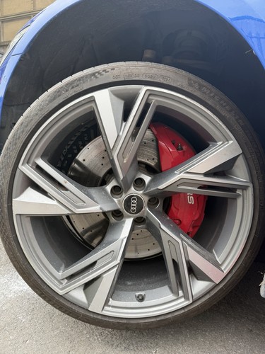 Audi rs6 2020 - x,